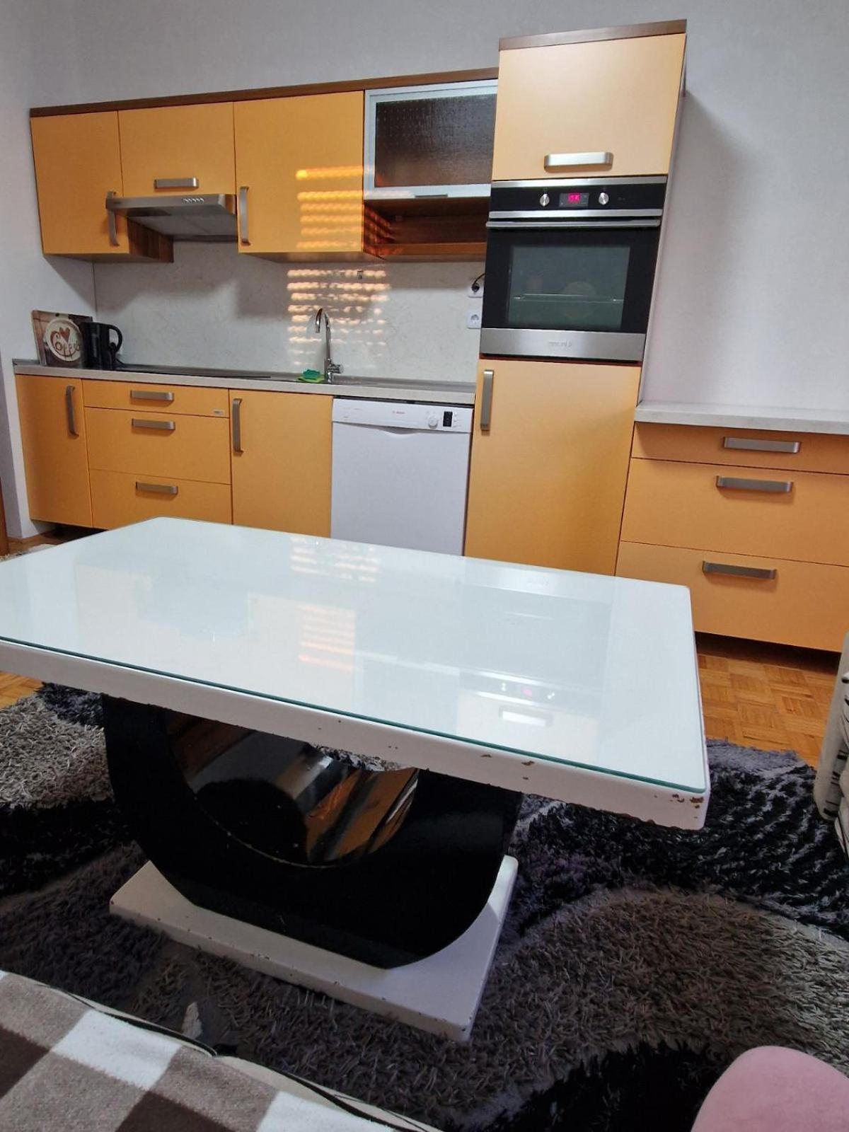 Apartma-Sobe Lejla Vipava Exteriör bild