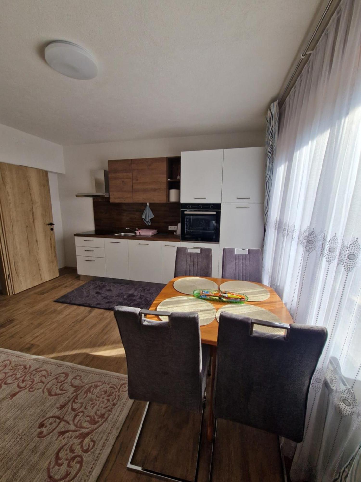 Apartma-Sobe Lejla Vipava Exteriör bild